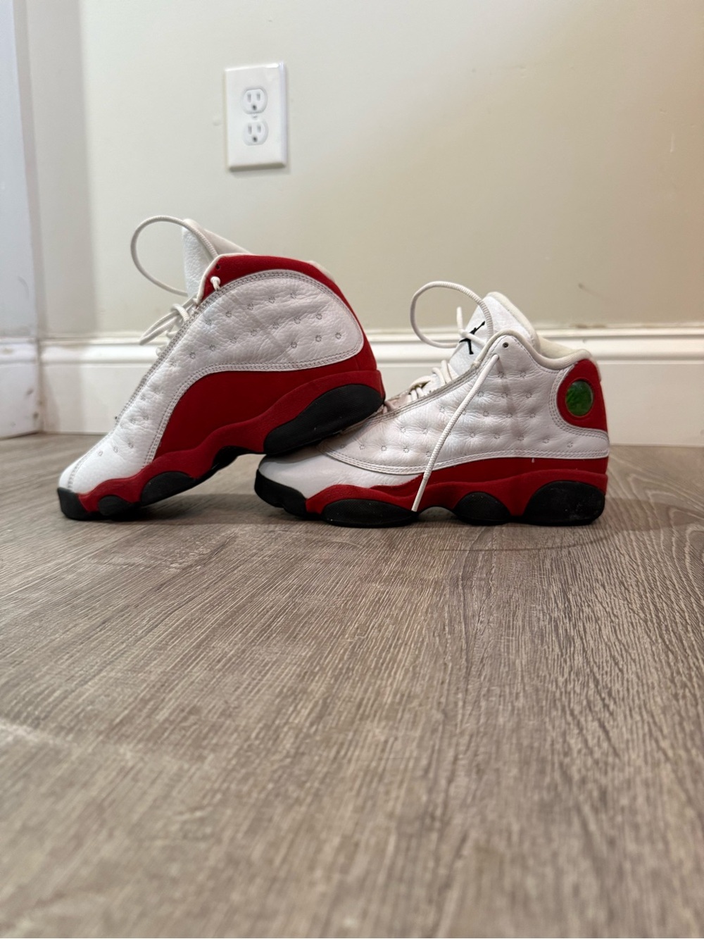 Authentic Air Jordan 13 Retro - White/Black-Varsity Red (2010)